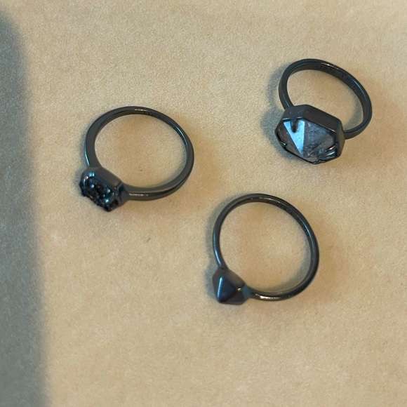 Set of 3 Kendra Scott stacking rings - Picture 2 of 2